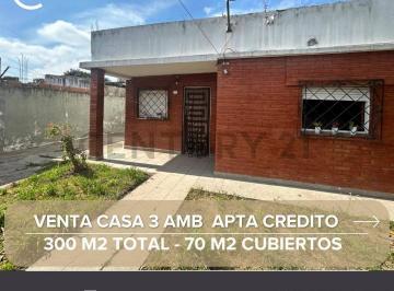 Casa · 70m² · 3 Ambientes · 3 Cocheras · Venta Casa 3 Ambientes con Parque Apto Credito en Florencio Varela
