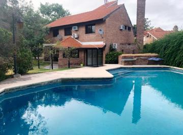 Casa de 6 ambientes, Luján · Nueva
