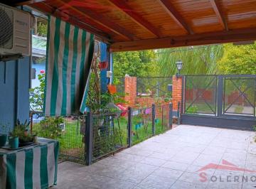 Casa · 130m² · 4 Ambientes · 2 Cocheras · Casa Multifamiliar y Depto Independiente, Jardín y Cochcera