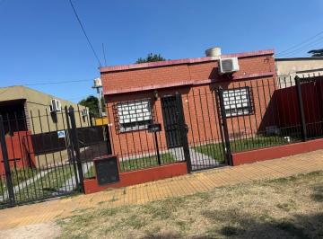 Casa · 3 Ambientes · 1 Cochera · Casa 3 Amb en Posadas Al 1700