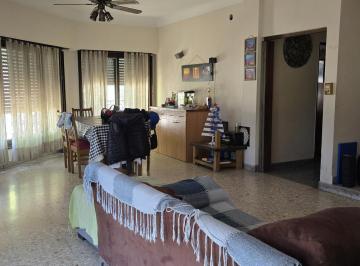 Edificio · 373m² · 4 Ambientes · 1 Cochera · Vendemos Taller Mas 2 PH en Munro