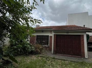 Casa · 60m² · 2 Ambientes · Gran Terreno con Casa en Berazategui