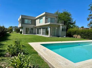 Casa · 270m² · 6 Ambientes · 2 Cocheras · Casa en Greenville 6 Amb en Venta