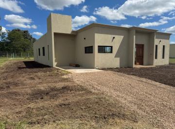 Casa · 160m² · 4 Ambientes · 1 Cochera · Casa a La Venta en Barrio Cerrado Los Juncos Lote Q7