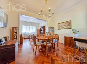Casa · 147m² · 4 Ambientes · Venta Casa Reciclada de Tres Dorm. con Patio y Terraza en Lourdes