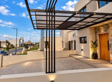Casa de 5 ambientes, Córdoba · Dúplex en Docta Premium Listo Para Mudarse, Entrega 120.000 Usd y 12 Cuotas de 2400 Usd