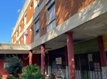 Departamento de 3 ambientes, Lomas de Zamora · Depto 3 Ambientes Primer Piso por Escalera! Muy Bueno