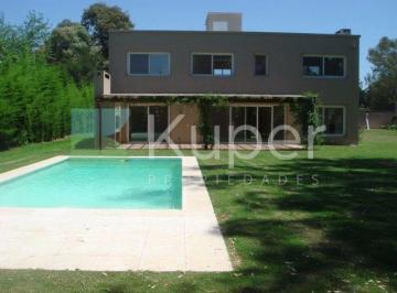 Casa · 290m² · 4 Ambientes · Casa en Alquiler en Bosque Chico, Escobar, G. B. a. Zona Norte