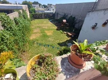 Casa de 7 ambientes, Córdoba · Tremendo Patio! Hermosa Casa 3 Dor!