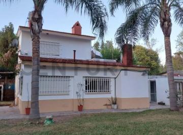 Casa · 120m² · 5 Ambientes · 3 Cocheras · Venta Casa - 5 Dorm. - Pileta - Pueblo Esther