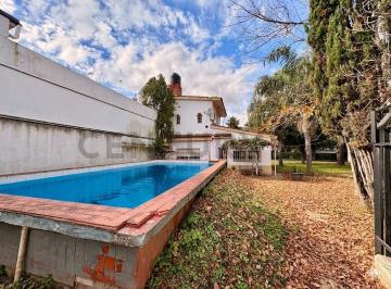 Casa · 120m² · 5 Ambientes · 3 Cocheras · Venta Casa - 5 Dorm. - Pileta - Pueblo Esther