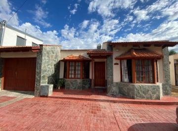 Casa de 7 ambientes, Las Heras · Excepcional, Ampliada con Finas Terminaciones Casa en Barrio Ujemvi
