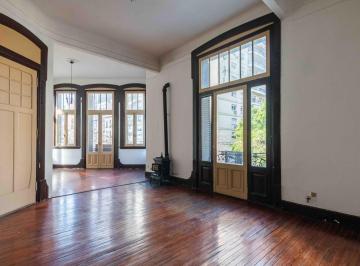 Departamento · 183m² · 5 Ambientes · 4 Dorm. en Edificio de Estilo con Detalles de Catagoría en Monserrat