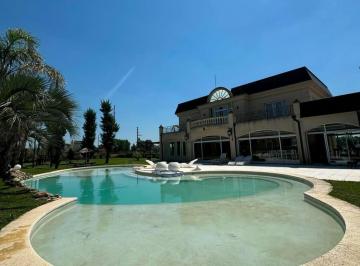 Casa · 375m² · 6 Ambientes · 4 Cocheras · Casa en Venta 5amb - C/ Pileta - Fincas de San Vicente Golf