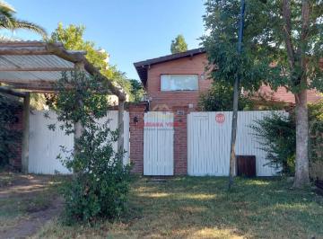 Casa · 59m² · 4 Ambientes · 2 Cocheras · Casa en Venta en Ostende, Tipo PH. Equipada!