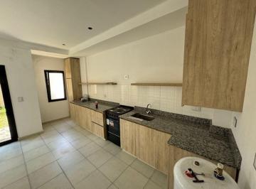 Departamento · 45m² · 2 Ambientes · 1 Cochera · Excelente 2amb Frente Cochera y Patio Merlo Centro