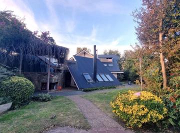 Casa · 639m² · 11 Ambientes · 2 Cocheras · Venta Casa Hurlingham 1740 m² Lote - Oportunidad!