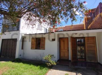 Casa · 232m² · 7 Ambientes · venta de Casa en Rafael Sanzio Al 300. Ampliación de General Artigas (Zona Sur). Córdoba, Ca.