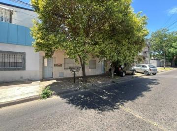 Casa · 166m² · 8 Ambientes · Venta Cuatro Departamentos en Block Villa Lynch