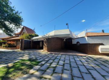Casa de 8 ambientes, Godoy Cruz · Alquilamos Espectacular Casa Categoría B° Santa Angela, Godoy Cruz, Mendoza.