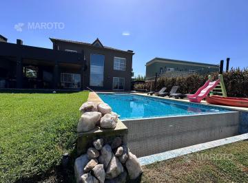 Casa · 197m² · 6 Ambientes · 2 Cocheras · Casa en Venta en El Canton Al Agua - Maroto Propiedades