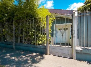 Casa · 235m² · 7 Ambientes · 1 Cochera · Venta Casa 4 Ambientes Chauvin