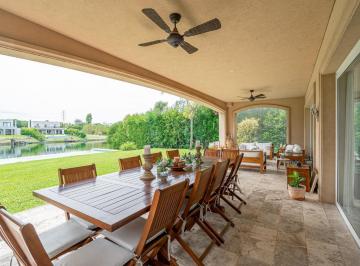 Casa · 292m² · 3 Dormitorios · 2 Cocheras · Venta | Casa en Lote Al Agua | Los Lagos, Nordelta