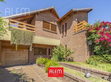 Casa · 370m² · 5 Ambientes · 5 Cocheras · Casa en Venta en Turdera, Lomas de Zamora