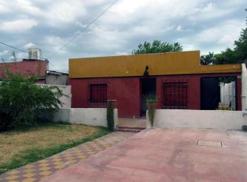 Casa · 120m² · 5 Ambientes · Casa en Alquiler en La Plata - Dacal Bienes Raíces