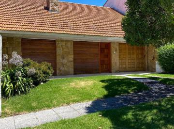 Casa · 125m² · 3 Ambientes · 1 Cochera · Casa en Punta Mogotes