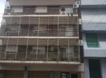 Departamento de 3 ambientes, Floresta · 3 Ambientes Al Frente con Balcón, Próximo Avda. Rivadavia