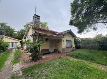 Casa · 218m² · 3 Ambientes · 3 Cocheras · Terreno Ideal Desarrollo Multifamliar