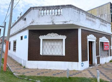 Casa · 80m² · 4 Ambientes · 1 Cochera · Casa en Venta
