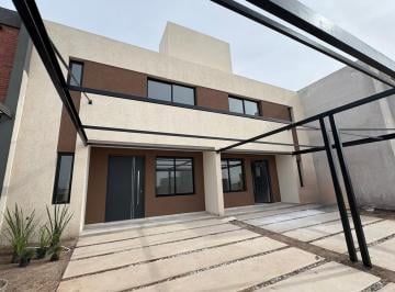 Casa de 4 ambientes, Córdoba · Docta Venta Dúplex 3 Dorm 3 Bañ + Galería C/asador y Patio