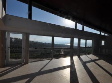 Casa · 330m² · 4 Ambientes · 1 Cochera · Muy Bonita Casa a Estenar Villa del Lago