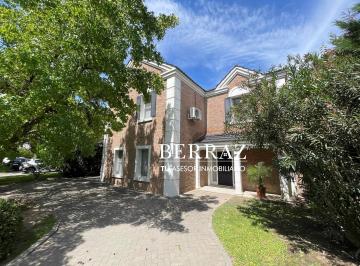Casa · 240m² · 5 Ambientes · 4 Cocheras · Casa Venta 4 Dorm. La Delfina Lote de 728 m² Pilar