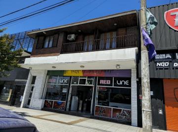 Local comercial · 635m² · Local en Venta con Dos Viviendas