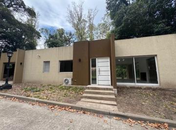 Casa · 130m² · 4 Ambientes · 1 Cochera · Conquipropiedades - Venta - Casa - El Casco (Pacheco)