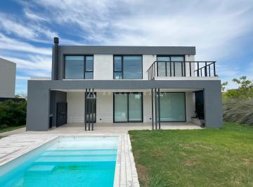 Casa · 242m² · 5 Ambientes · 2 Cocheras · Casa en Venta en Puertos del Lago