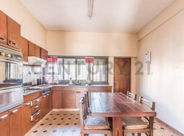 Casa · 170m² · 5 Ambientes · 1 Cochera · Venta PH 5 Ambientes en Villa Maipu, San Martin