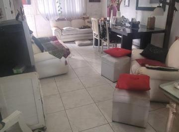 Casa de 3 ambientes, Villa Devoto · Barrio San Pedro Unica Casa Toda en Bajos Jardin Gje 3 Ambientes. Dep Parque.