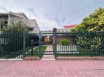 Casa de 4 ambientes, Córdoba · Casa de Categoría 4 Dorm. Barrio Poeta Lugones