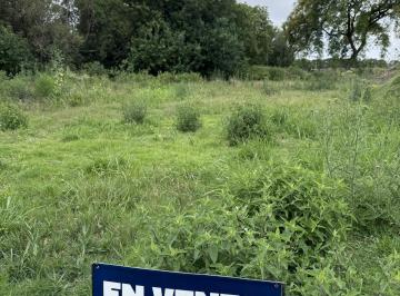 Terreno · 302m² · Venta de Terreno en Ingreso a Barrio 2 de Abril