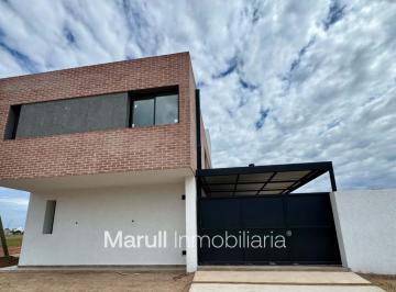 Casa · 160m² · 5 Ambientes · 2 Cocheras · Prados de Manantiales - Casa 3 Dorm. en Lote de 360 m²