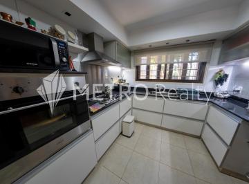 Casa · 325m² · 6 Ambientes · 2 Cocheras · Casa en Venta, 6 Ambientes, Villa Martelli, Vicente Lopez