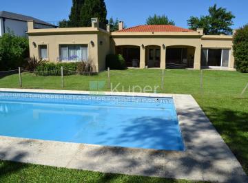 Casa · 200m² · 5 Ambientes · 1 Cochera · Casa Quinta en Alquiler en Los Jazmines, Pilar del Este, Pilar