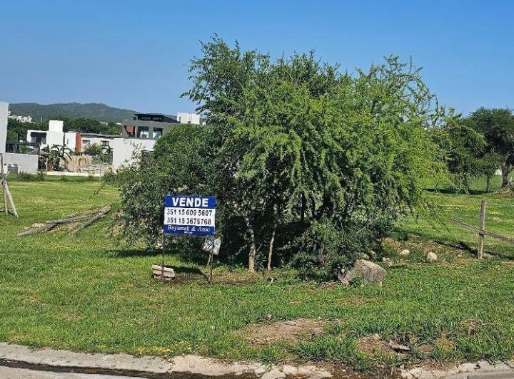 Terreno · 1400m²
