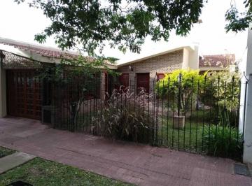 Casa · 147m² · 4 Ambientes · 1 Cochera · Casa a La Venta en Rafaela, Barrio Juan de Garay