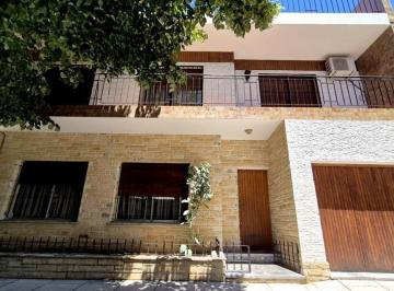 PH · 170m² · 4 Ambientes · 2 Cocheras · Departamento PH en Venta en Sáenz Peña, Tres de Febrero, G. B. a. Zona Oeste