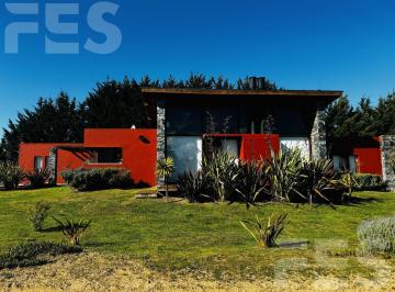 Casa · 180m² · 5 Ambientes · 1 Cochera · Casa en Venta y Alquiler en Costa Esmeralda Residencial I